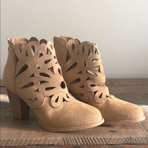 6.5 Women’s Mi.iM Ankle Boots NWOT